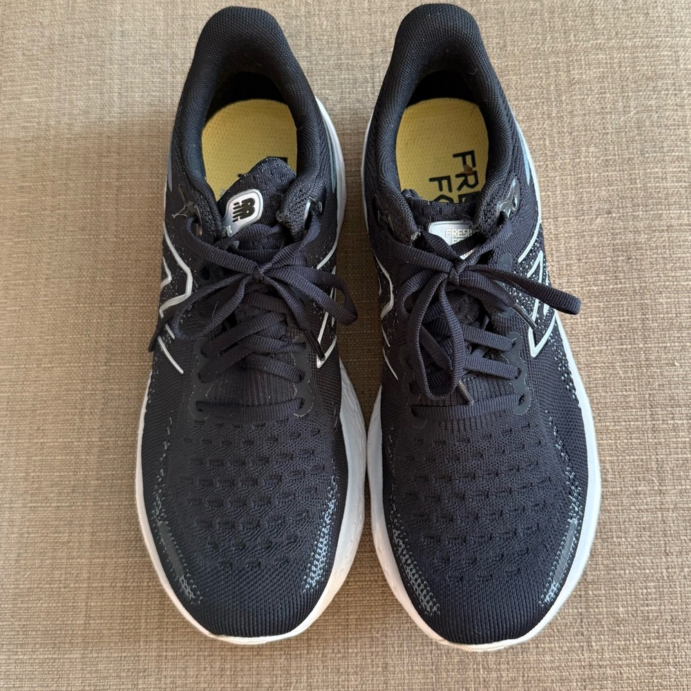 Women’s New Balance Fresh Foam 1080v12, Black, Size 10 - Picture 3 of 8